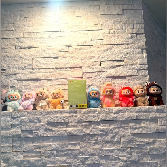 POP MART AUTHENTIC Labubu from the Macaron collection 💕 LYCHEE BERRY💕,unopened. - Picture 2 of 9